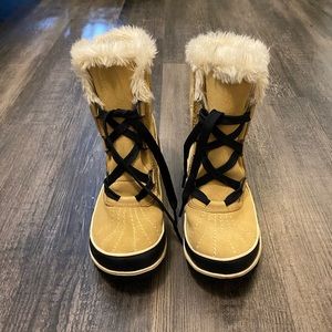 Sorel boots size womens 8